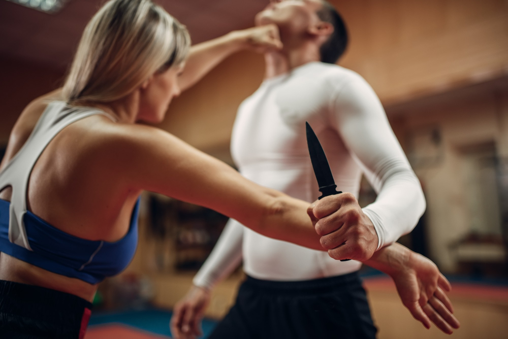 Femme coup de poing légitime défense